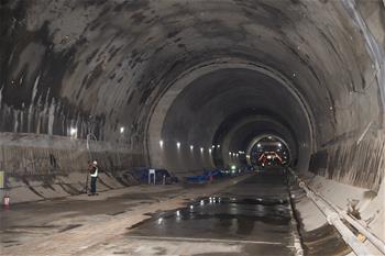 印尼雅万高铁重点工程瓦利尼隧道贯通